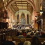 a choir singing the Christmas Oratorio