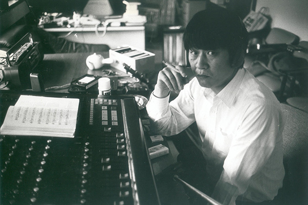 Kim Min-Ki in a recording studio