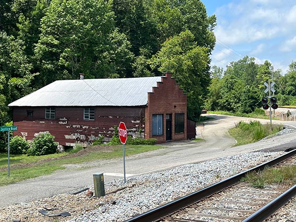 H. R. Justice store and post office in Calcis