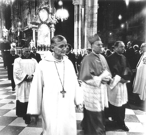 Brother Roger at a church service in Vienna