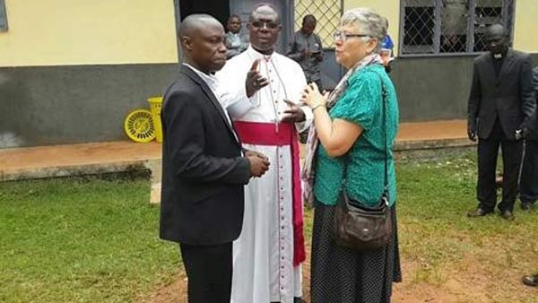 Mgr. Dennis, Pfarrer Fulbert und die Autorin