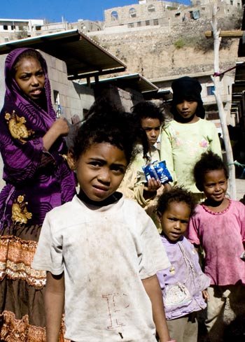 Niños de Yemen, Mathieu Génon