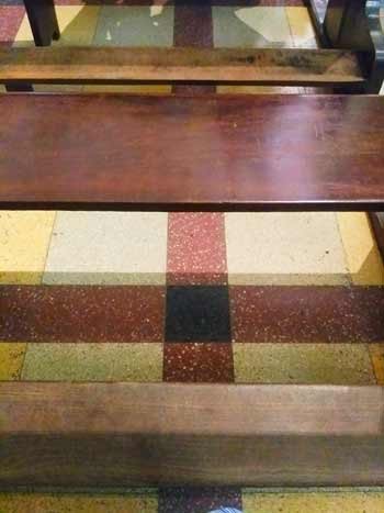 Piso y banco de la Catedral Metropolitana, Asunción, Paraguay