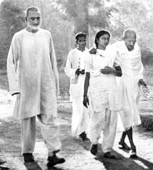 بادشاه خان مع غاندي Badshah Khan with Mahatma Gandhi