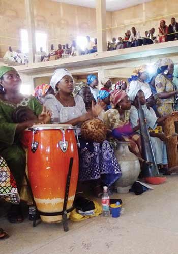 nigerian drummers praying