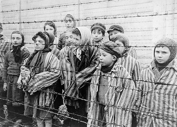 Eva Kor and child survivors of Auschwitz