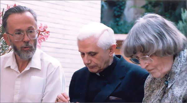 Traudl Wallbrecher with then-Cardinal Ratzinger and Johann Christoph Arnold