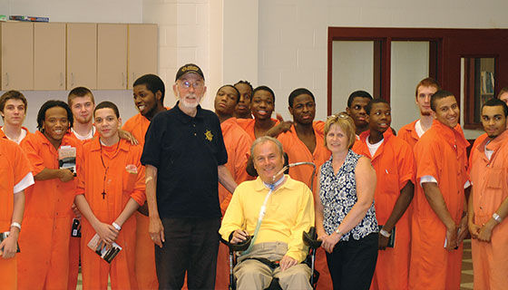 얼스터 카운티 교정 시설에서 스티븐 맥도널드, 재소자와 함께, 2010