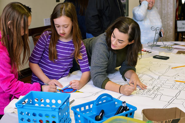 Hillary Wagner working with young artists, 2017