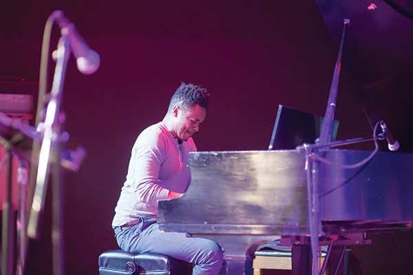 piano player playing in a Philadelphia club