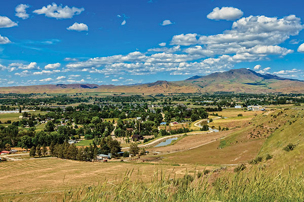 photo of a valley in Idaho