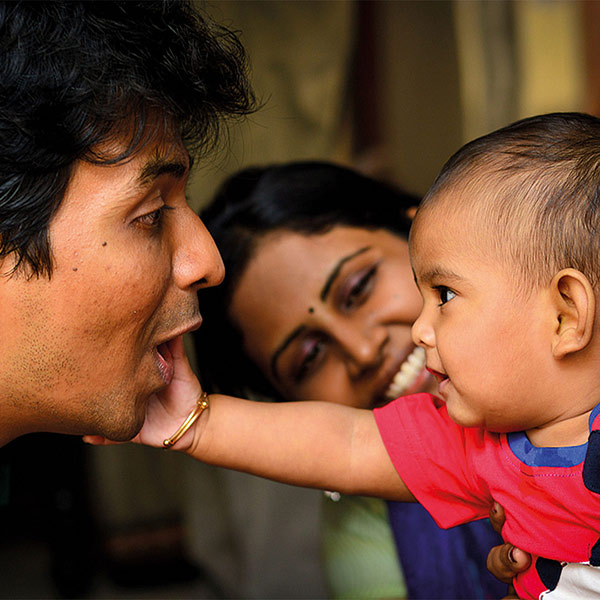 baby with its parents