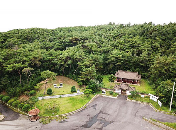 The memorial site of DukSung Jeong in South Korea