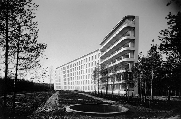 black and white photo of the Paimo Sanatorium