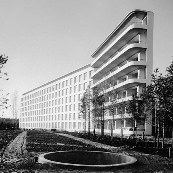 black and white photo of the Paimo Sanatorium