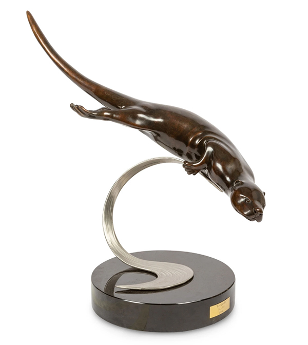 bronze sculpture of an otter